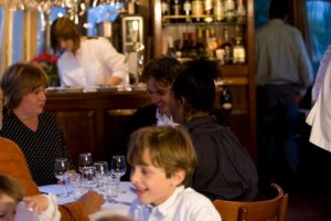 fam-feest-avond-w0ppkv6a69gfhcs0b9rg8w