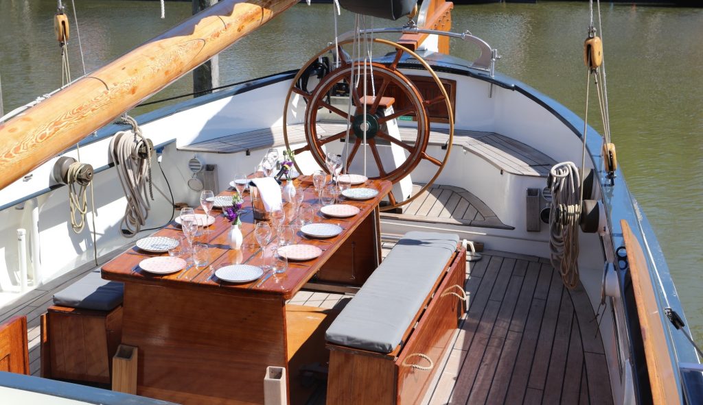 zeilboot muiden