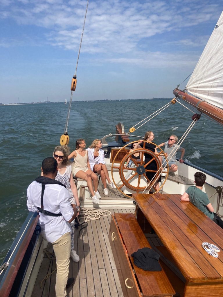 bedrijfsuitje zeilen IJsselmeer